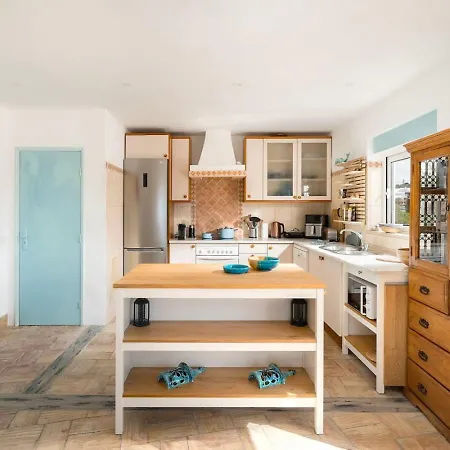 Shabby Chique Surf And Ocean Apartment